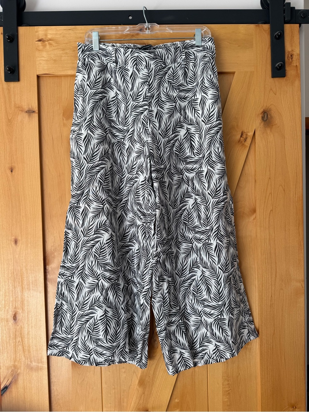 Tahari 100% Linen Cropped Pants